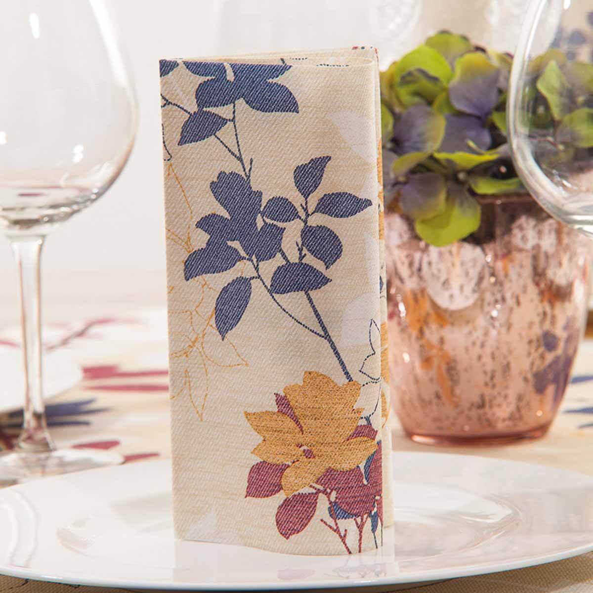 Motivserviette-im-Einsatz-Chrissy_creme-bordeaux